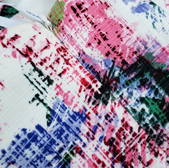 xx GUESS Floral White Abstract Rose Dress Sz 2 EUC - Picture 5 of 11